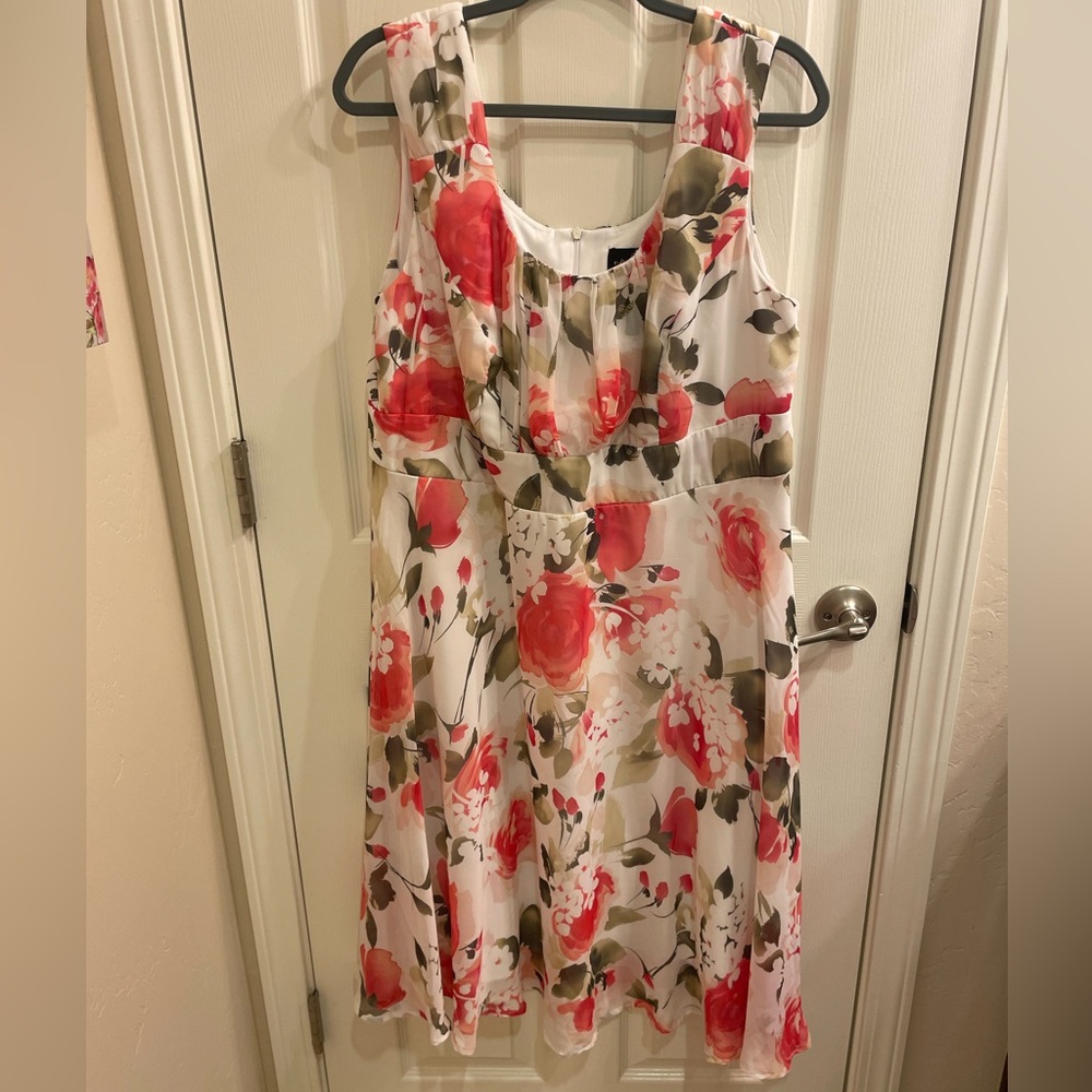 Connected 16W Flowy Floral Dress